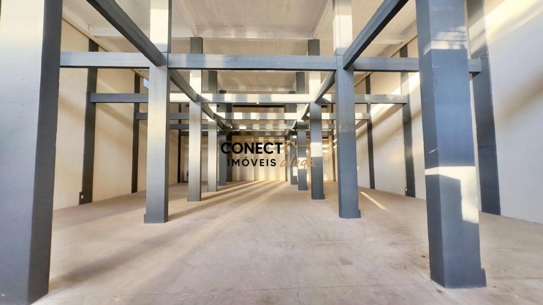 Galpão com Pé direito de 8m de altura e com 330m² total em Viçosa/MG