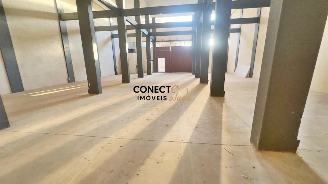 Galpão com Pé direito de 8m de altura e com 330m² total em Viçosa/MG