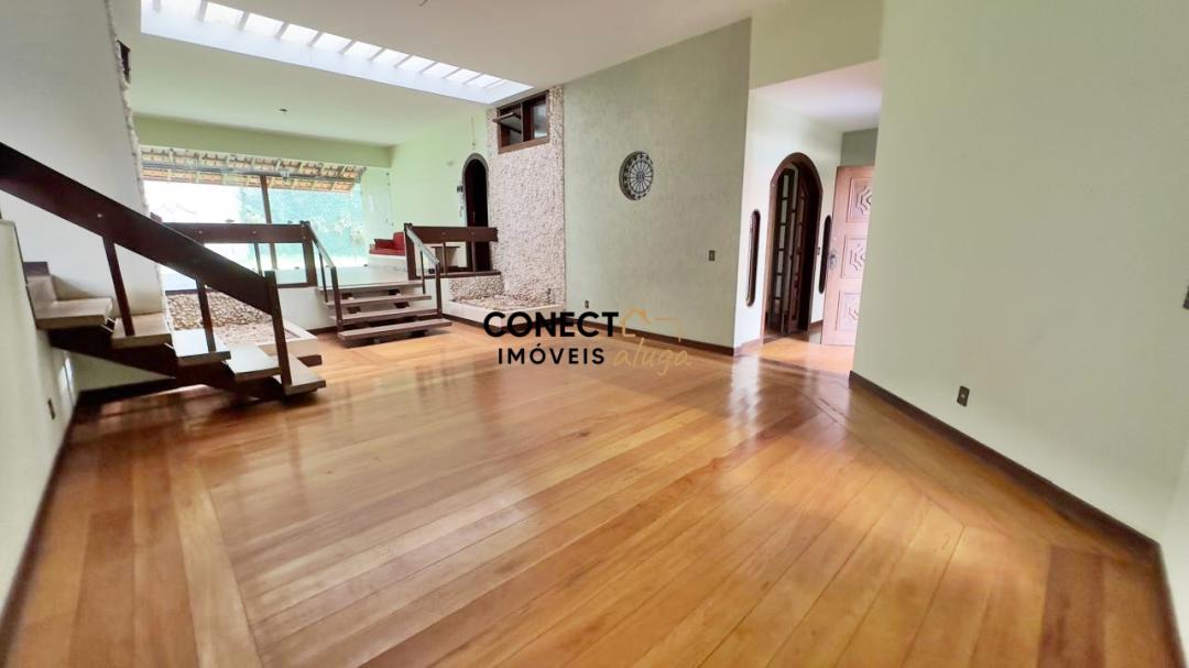 Casa para aluguel, 5 quartos, 2 vagas, Clélia Bernardes - Viçosa/MG - 430m²